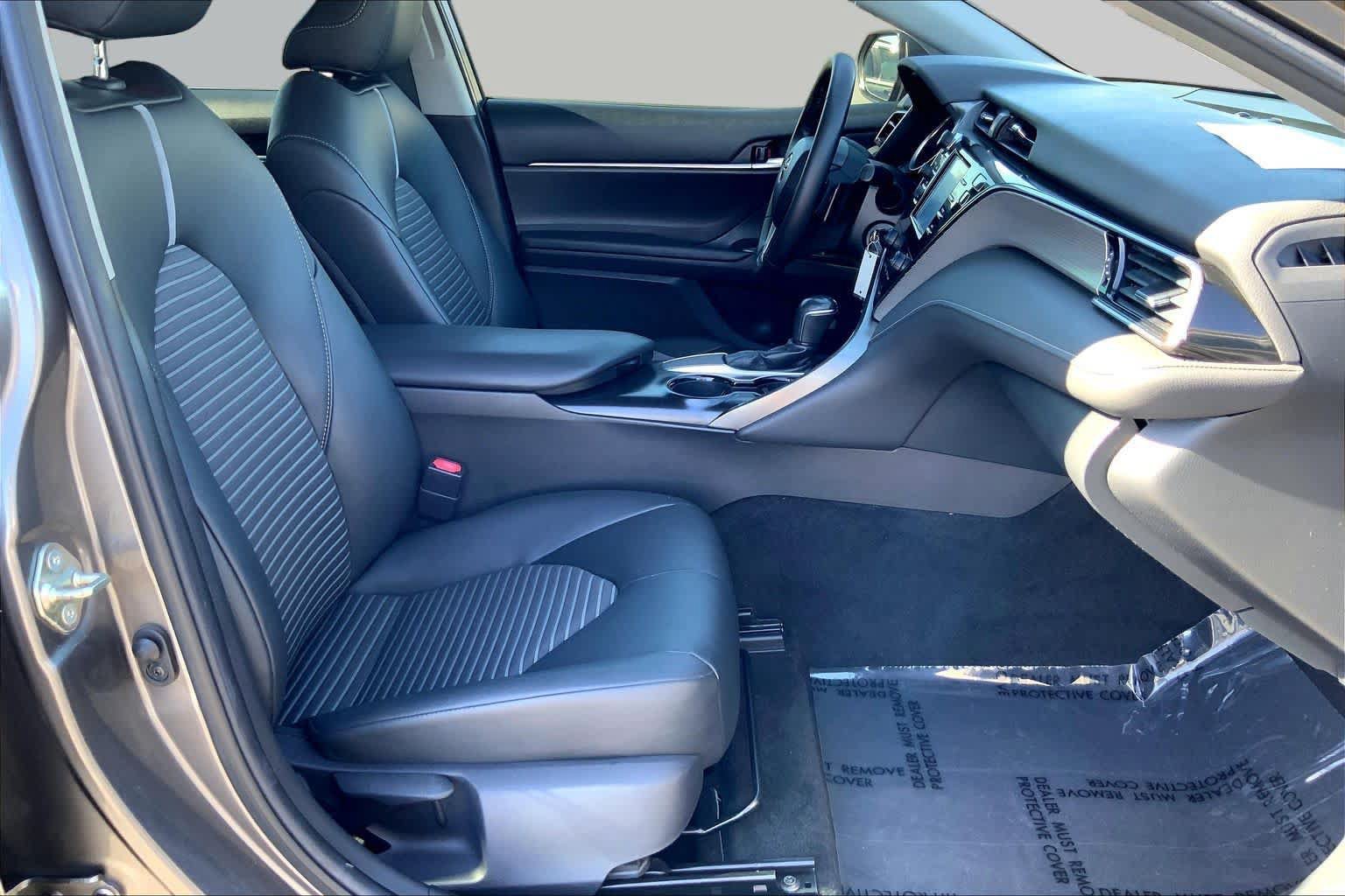 Used 2019 Toyota Camry SE FWD image 8