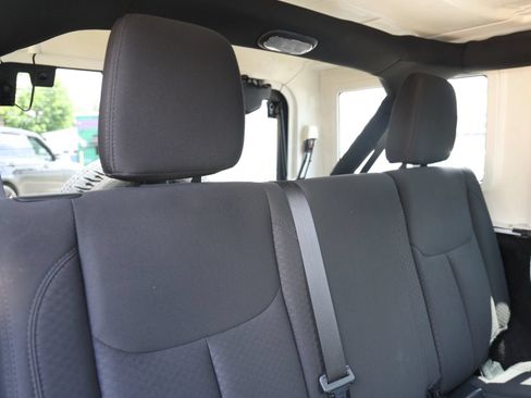 Used 2018 Jeep Wrangler Unlimited Sport S AWD/4WD image 25