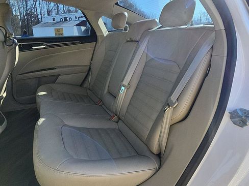 Used 2015 Ford Fusion Energi SE image 19