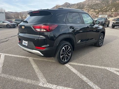 Used 2025 Chevrolet TrailBlazer LT image 3