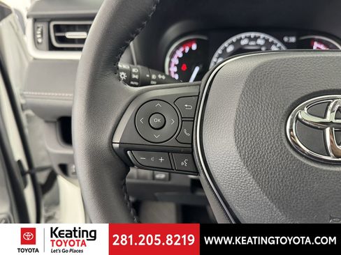 Used 2025 Toyota RAV4 XLE Premium image 27