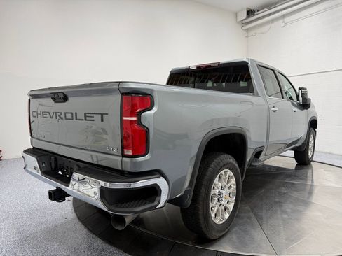 Used 2025 Chevrolet Silverado 2500 LTZ w/ LTZ Convenience Package image 7