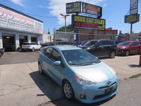 Used 2014 Toyota Prius C Four FWD image 3
