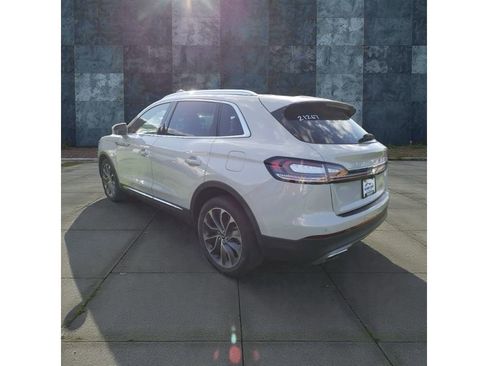 Used 2022 Lincoln Nautilus Reserve w/ Equipment Group 201A image 2