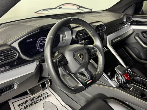 Used 2019 Lamborghini Urus AWD/4WD image 13