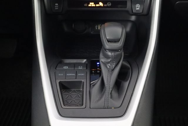 Used 2025 Toyota RAV4 XLE w/ Convenience Package FWD image 29