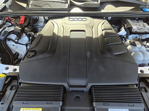 Certified 2023 Audi Q7 2.0T Premium w/ Convenience Package image 39