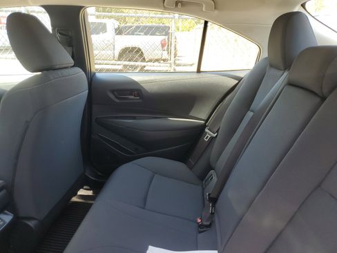 Used 2025 Toyota Corolla LE image 10