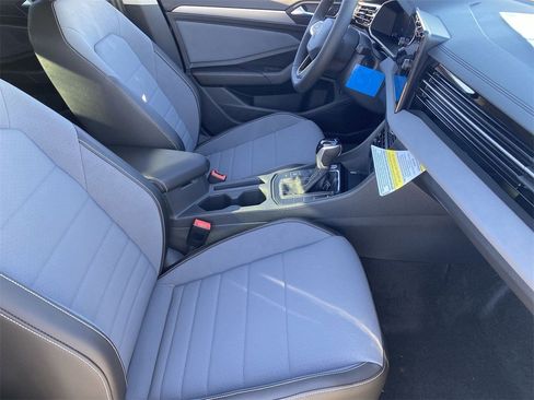 New 2026 Volkswagen Jetta SE image 8