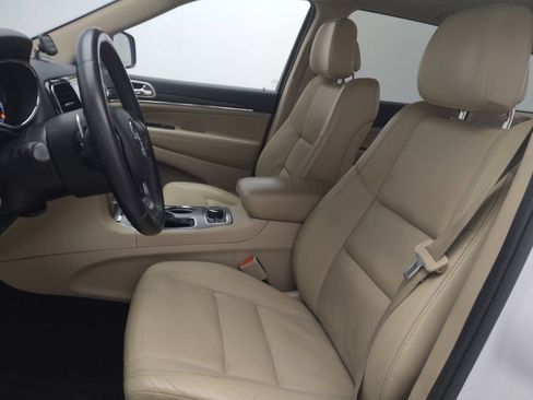 Used 2019 Jeep Grand Cherokee Limited image 17