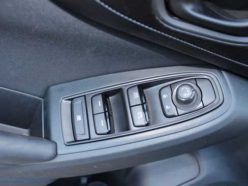 Used 2023 Subaru Crosstrek 2.0i image 16