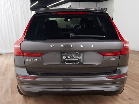 Certified 2022 Volvo XC60 B5 Momentum w/ Advanced Package AWD/4WD image 4