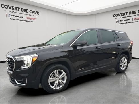 Used 2024 GMC Terrain SLE image 3