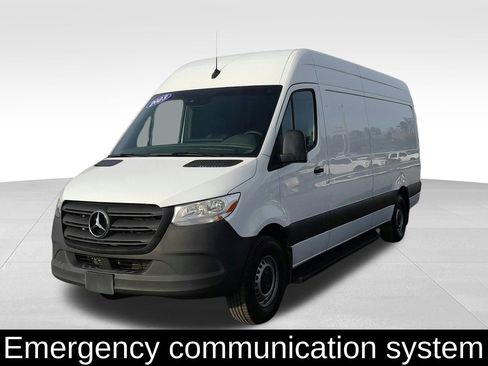 Used 2023 Mercedes-Benz Sprinter 2500 image 3
