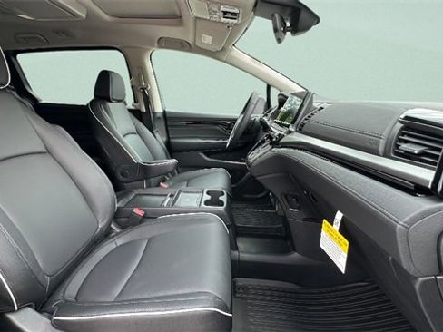 New 2026 Honda Odyssey Touring image 16