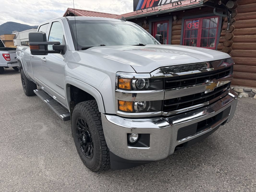 Used 2018 Chevrolet Silverado 3500 LT w/ LT Convenience Package AWD/4WD image 2