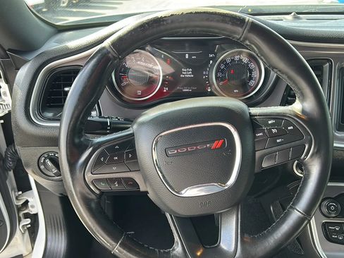 Used 2019 Dodge Challenger SXT w/ Driver Convenience Group RWD image 4