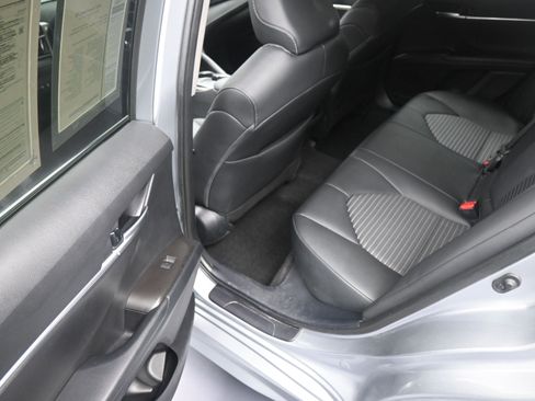 Used 2024 Toyota Camry SE image 17