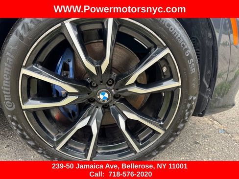 Used 2022 BMW X7 xDrive40i w/ M Sport Package AWD/4WD image 16