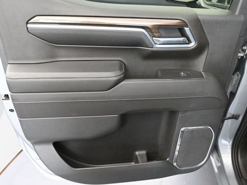 Used 2023 Chevrolet Silverado 1500 LT AWD/4WD image 29