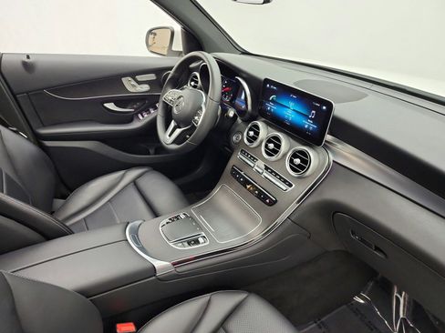 Used 2022 Mercedes-Benz GLC 300 image 18
