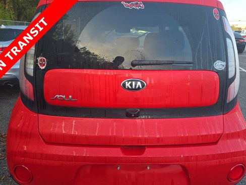 Used 2017 Kia Soul + image 5