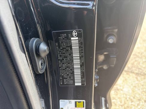Used 2025 Toyota Corolla LE FWD image 22