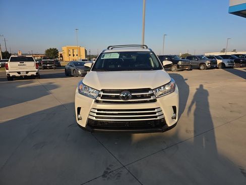 Used 2018 Toyota Highlander XLE w/ Protection Package #3 image 2