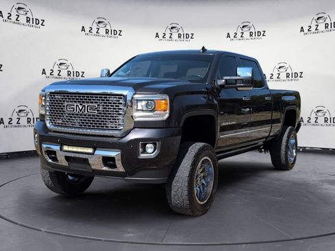 Used 2016 GMC Sierra 2500 Denali w/ Duramax Plus Package AWD/4WD image 3
