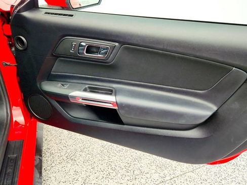 Used 2017 Ford Mustang Coupe image 25