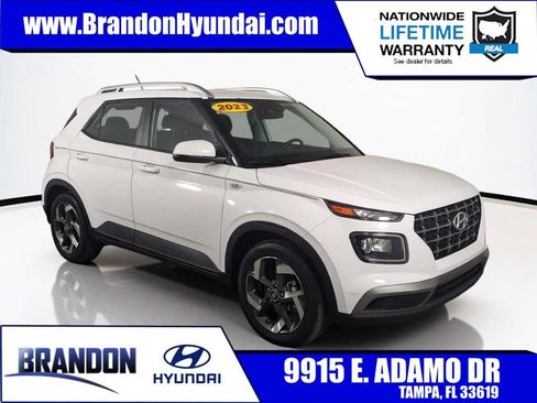 Used 2023 Hyundai Venue SEL FWD image 1