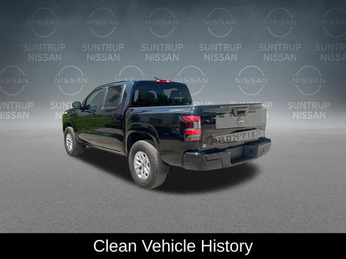 Used 2024 Nissan Frontier SV AWD/4WD image 3