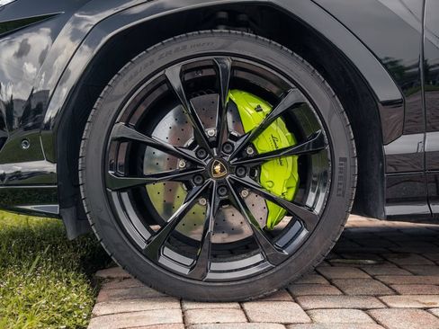 Used 2021 Lamborghini Urus AWD/4WD image 16