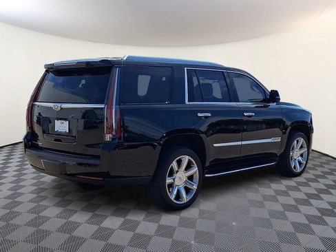 Used 2019 Cadillac Escalade Premium Luxury AWD/4WD image 4