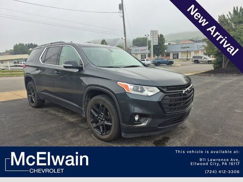Used 2020 Chevrolet Traverse LT w/ LPO, Blackout Package AWD/4WD image 1