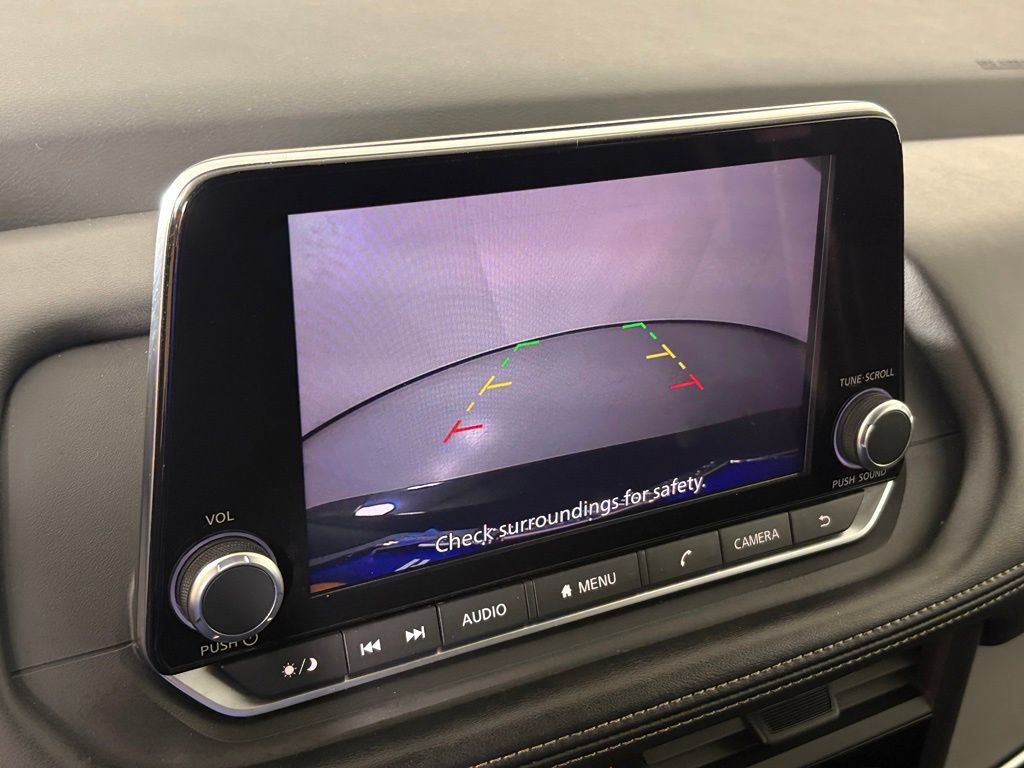 Used 2024 Nissan Rogue S FWD image 25