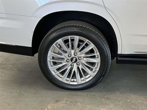 Certified 2025 Cadillac Escalade Premium Luxury image 11