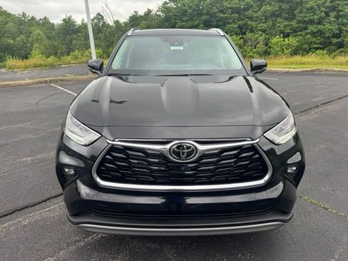 New 2026 Toyota Highlander Platinum AWD/4WD image 8
