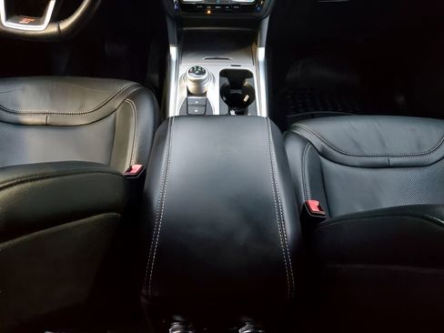 Used 2020 Ford Explorer ST w/ ST Street Pack image 22