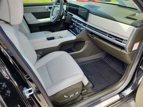 New 2025 Hyundai Santa Fe Calligraphy image 9