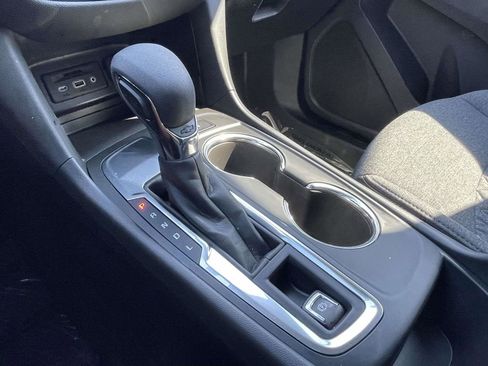 Used 2024 Chevrolet Equinox LT FWD image 40