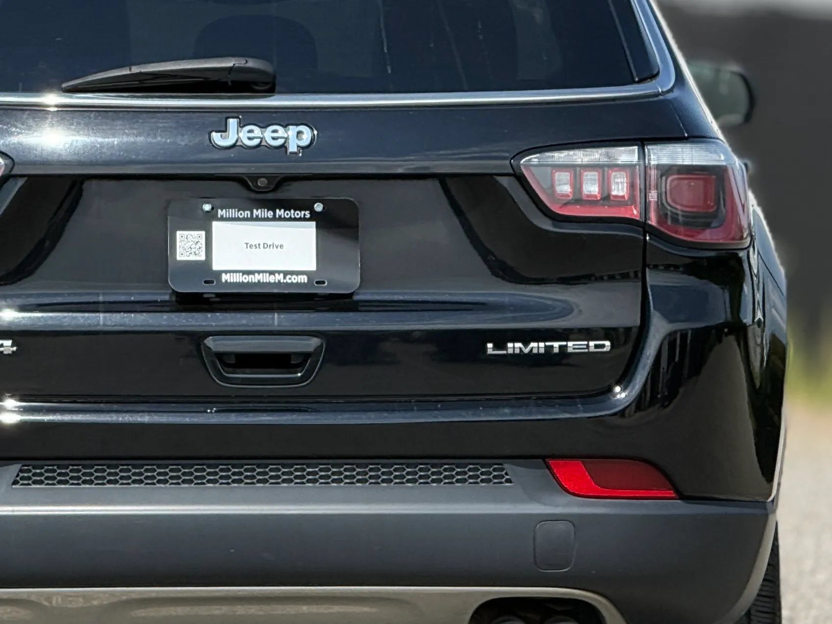 Used 2019 Jeep Compass Limited AWD/4WD image 14