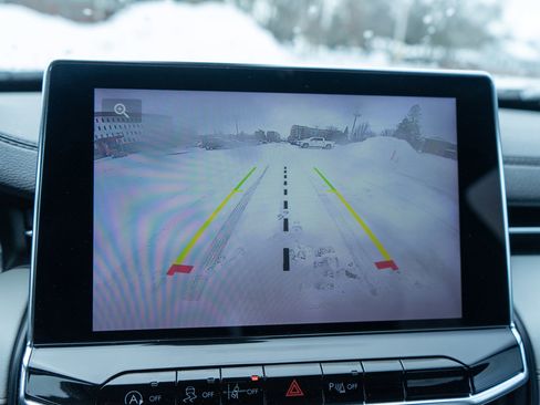 Used 2024 Jeep Compass Limited image 18