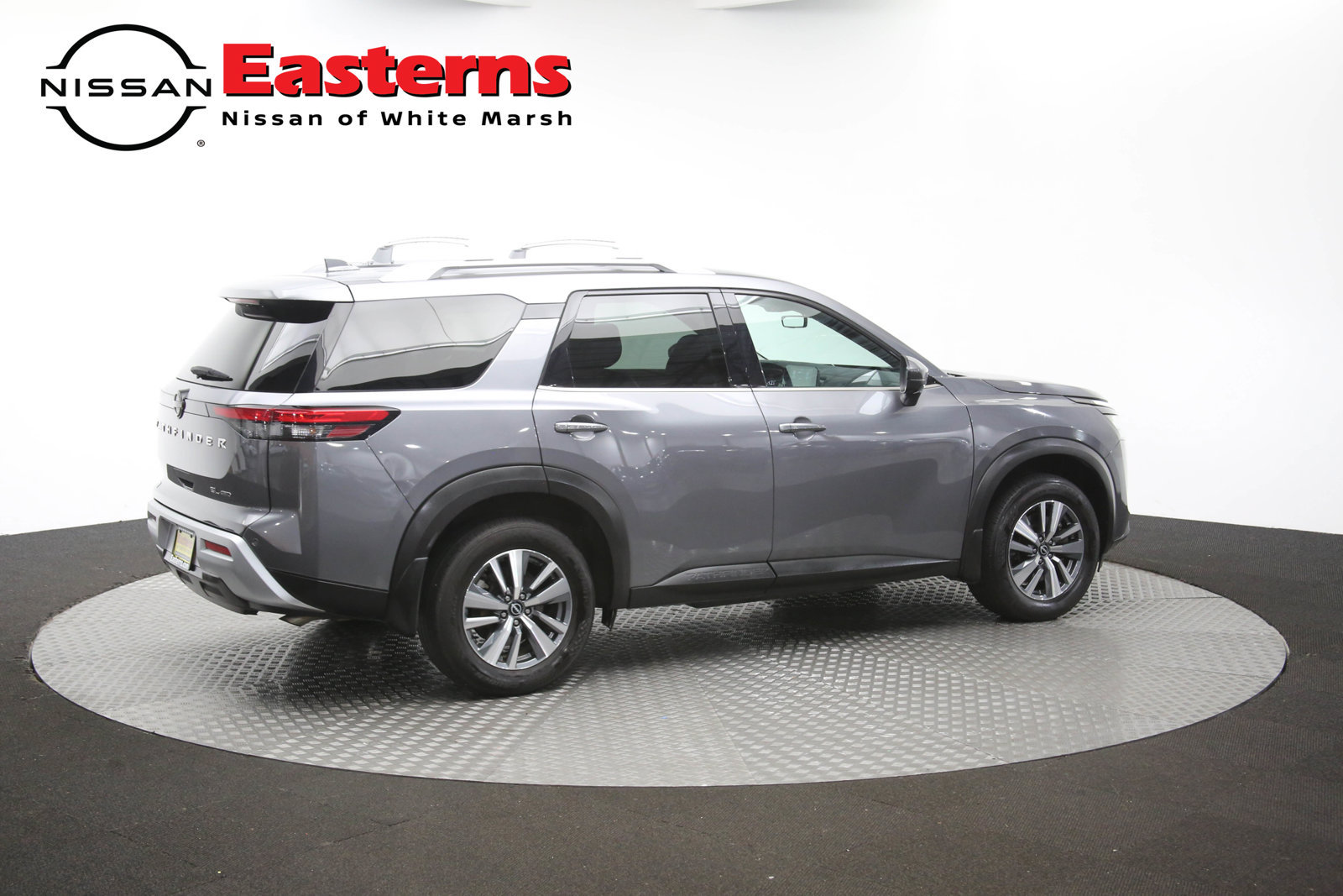 Used 2024 Nissan Pathfinder SL AWD/4WD image 45