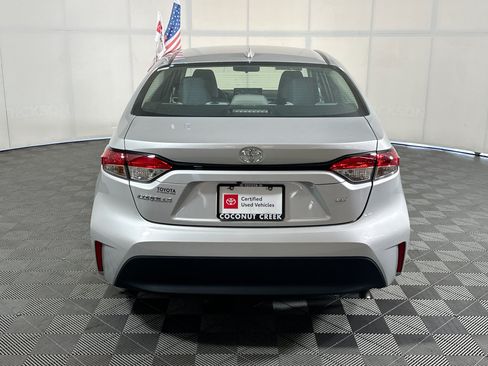 Certified 2025 Toyota Corolla LE FWD image 4