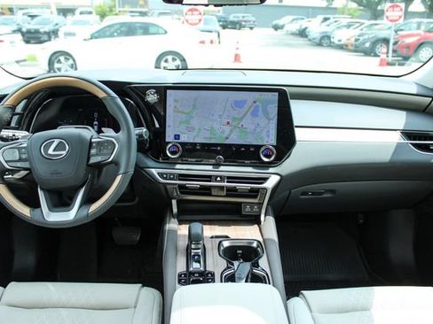 Used 2025 Lexus RX 350 AWD w/ Convenience Package image 16