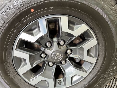 Used 2017 Toyota Tacoma SR5 w/ Tow Package image 14