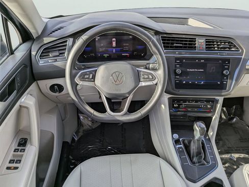 Used 2023 Volkswagen Tiguan SE w/ Panoramic Sunroof Package FWD image 12