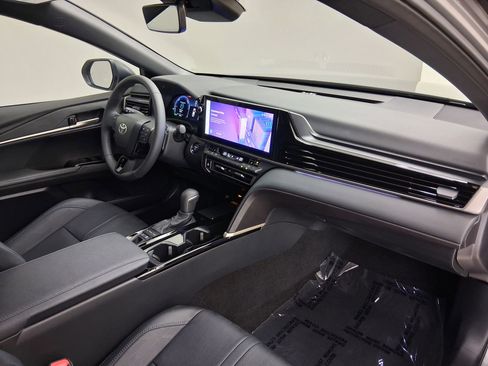 Used 2025 Toyota Camry XSE image 37