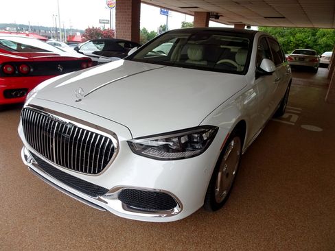 Used 2024 Mercedes-Benz Maybach S 580 4MATIC image 2